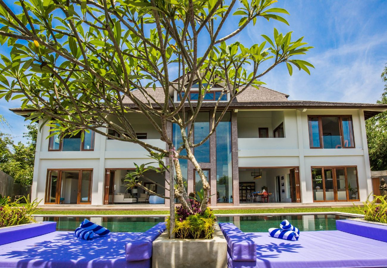 Villa in Sanur - Delphino- Spectacular villa for 10 people with sea views near Bali beach