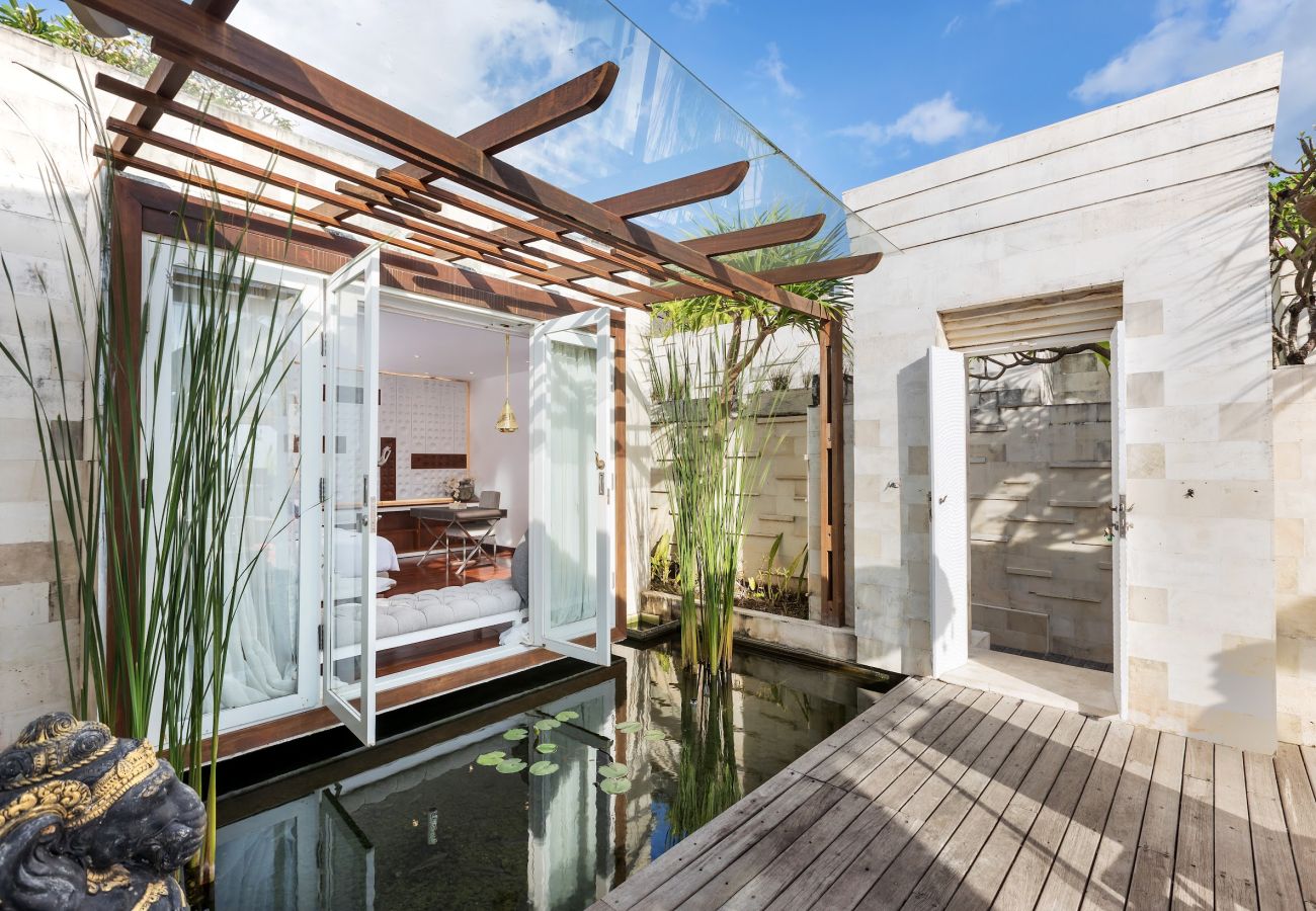 Villa in Seminyak - The chands one A - 1 bedroom beachfront villa with stunning Bali sea views