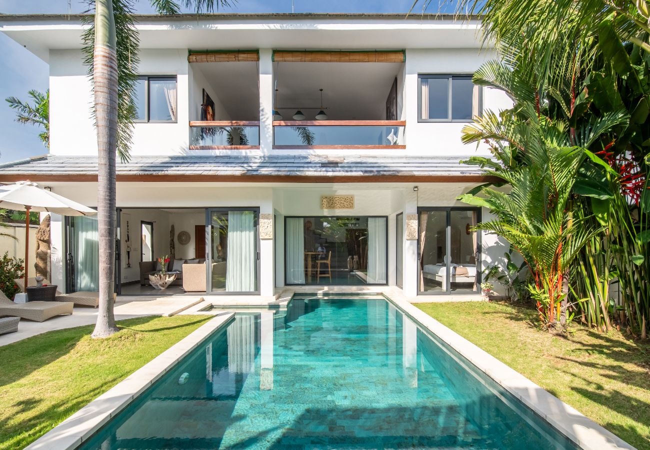 Villa in Seminyak - Wiana- Villa for 6 people with pool near Bali beach