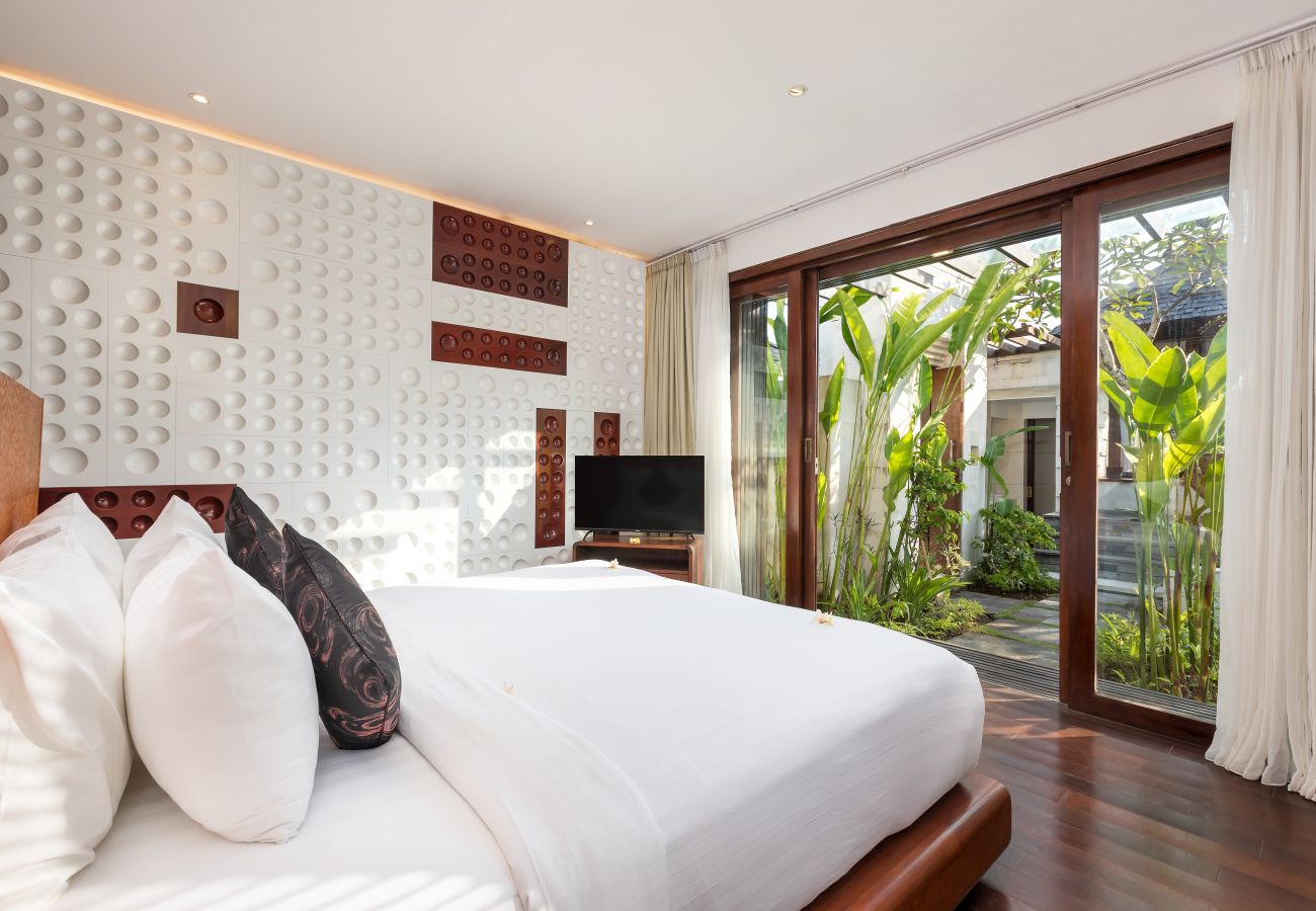 Villa in Seminyak - The chands two A- 2 bedroom frontline villa with stunning Bali sea views