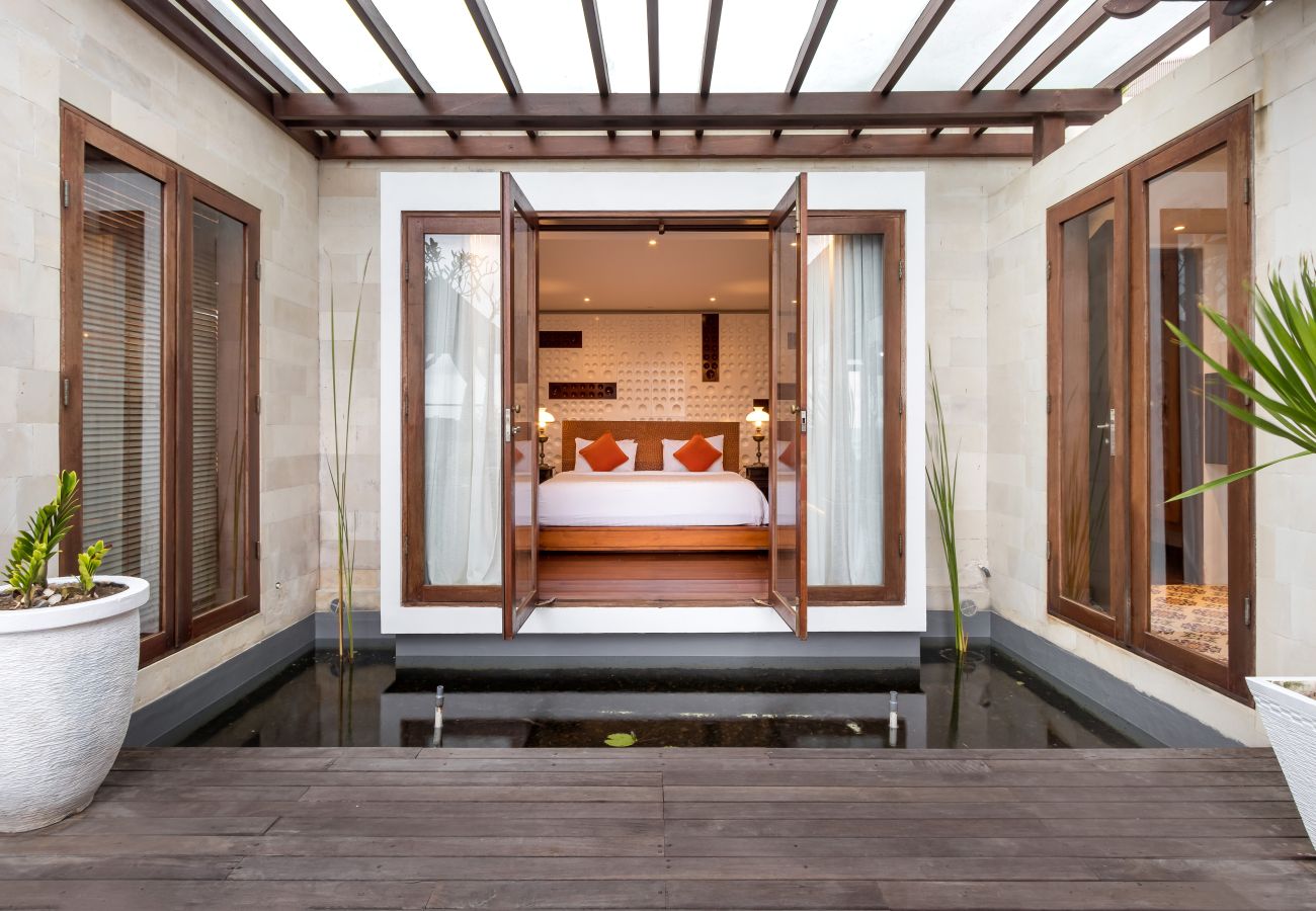 Villa in Seminyak - The chands two A- 2 bedroom frontline villa with stunning Bali sea views