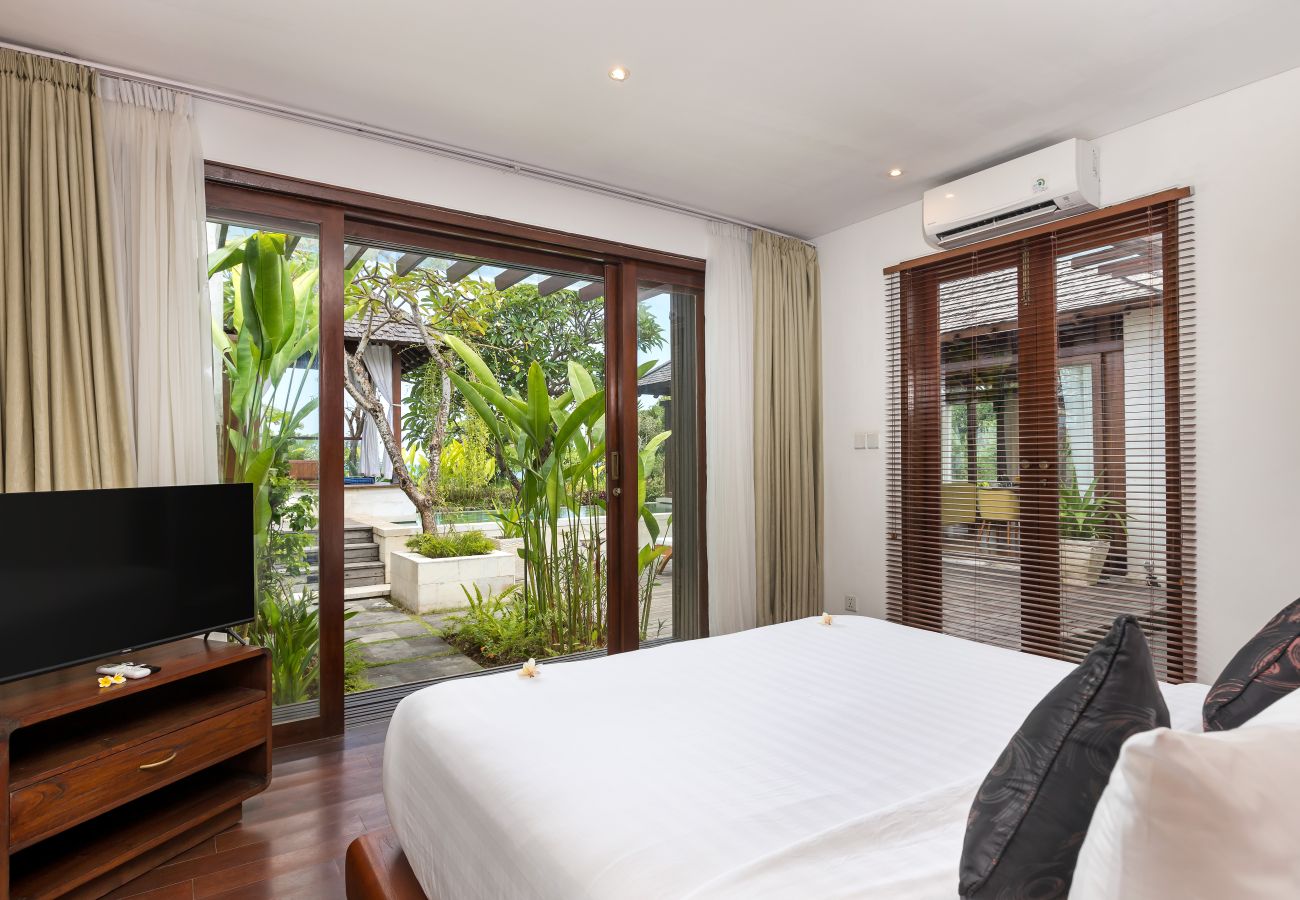 Villa in Seminyak - The chands two A- 2 bedroom frontline villa with stunning Bali sea views