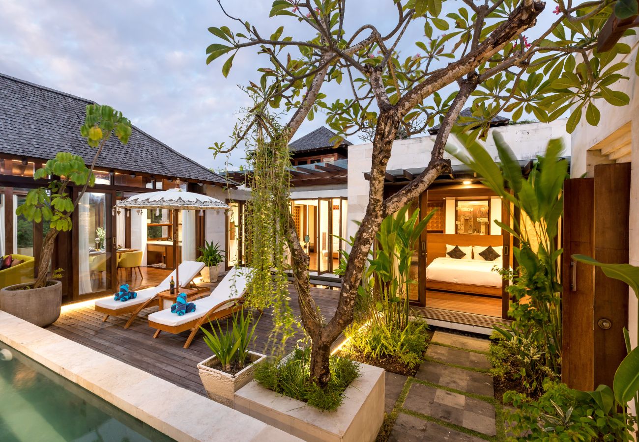 Villa in Seminyak - The chands two A- 2 bedroom frontline villa with stunning Bali sea views