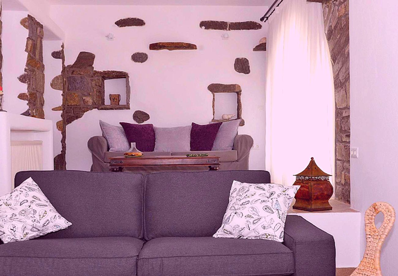 Villa in Paros - Spectacular 5-bedroom house near the beach and with beautiful views of the sea