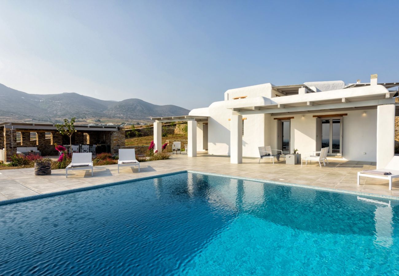 Villa in Paros - Beautiful house for 10 people near of Golden Beach with beautiful sea views