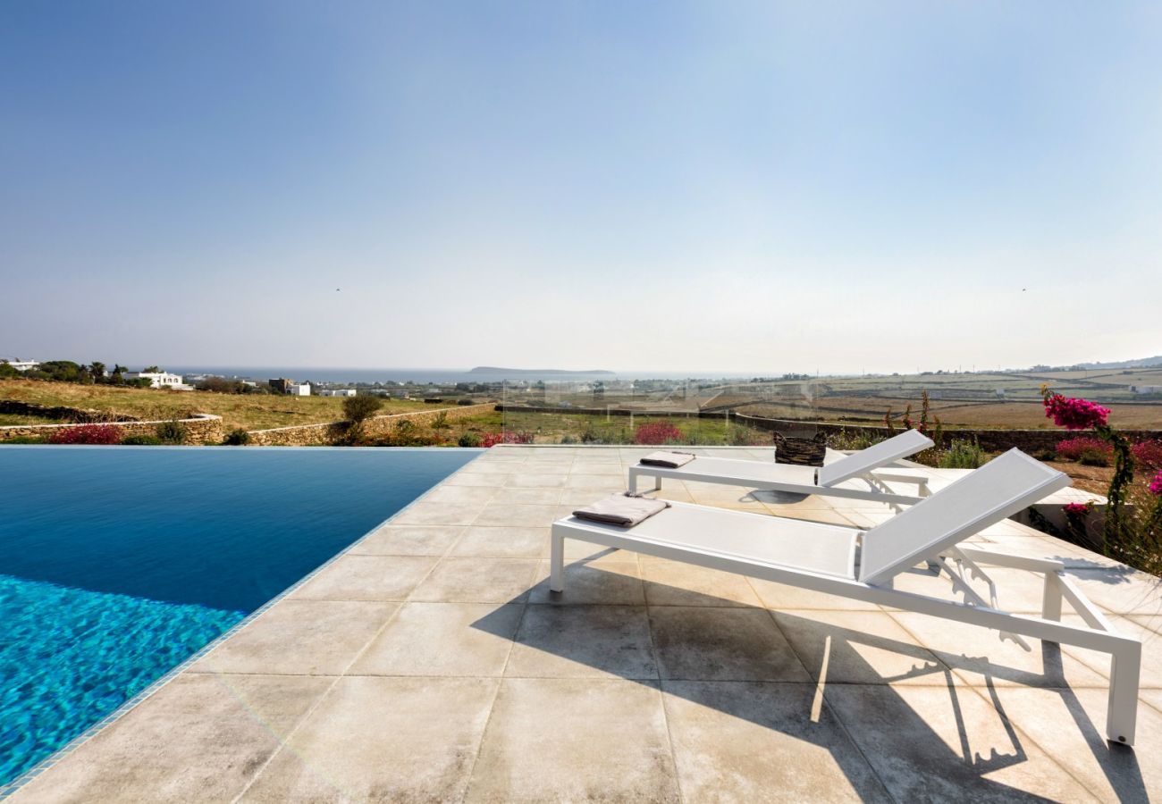 Villa in Paros - Beautiful house for 10 people near of Golden Beach with beautiful sea views