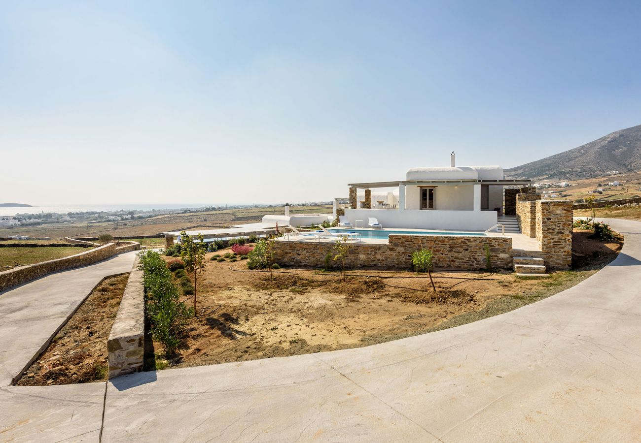 Villa in Paros - Beautiful house for 8 people near the beach of Golden Beach with beautiful sea views