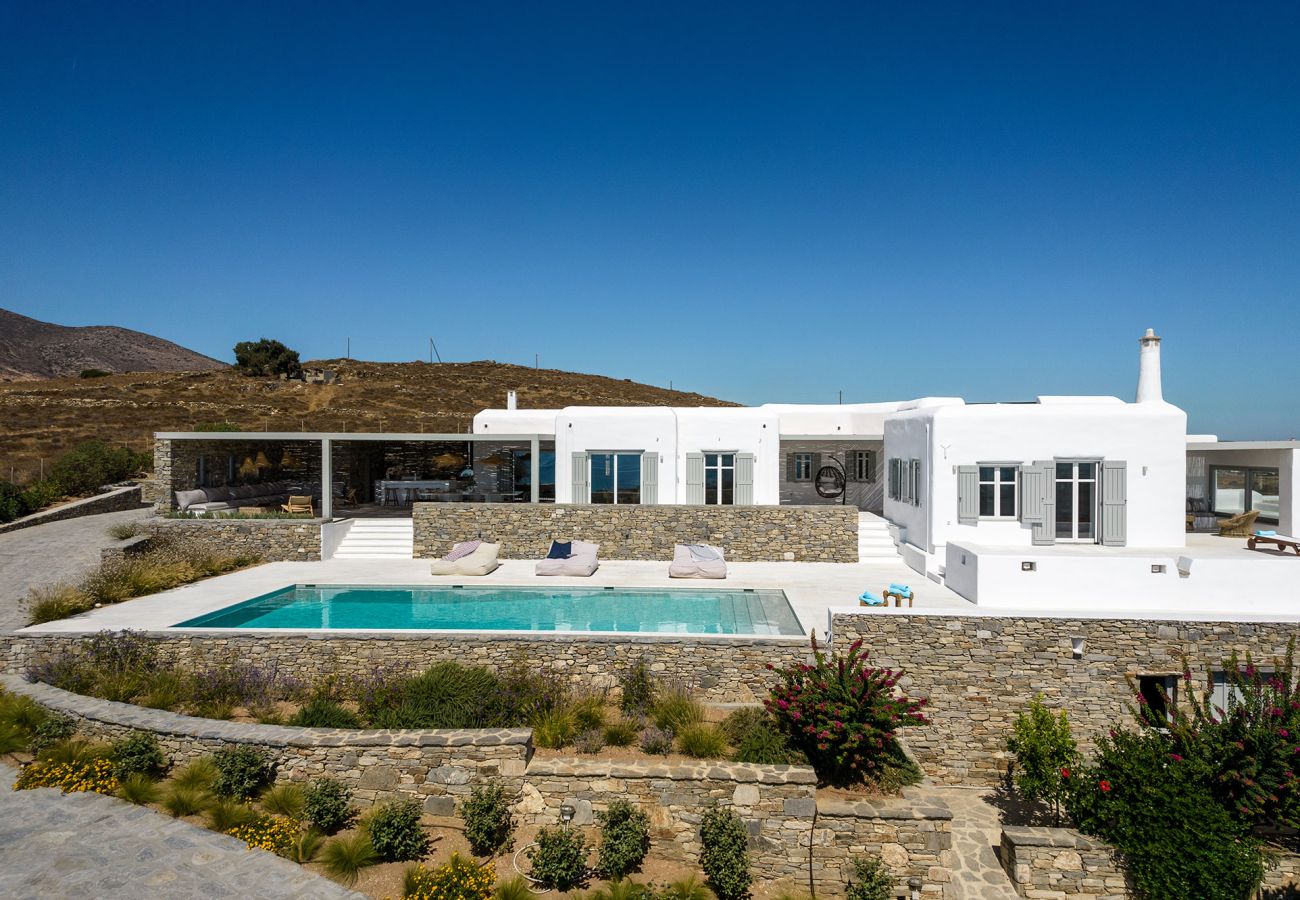 Villa in Paros -  Spectacular house for 14 people with beautiful sea views near Golden Beach