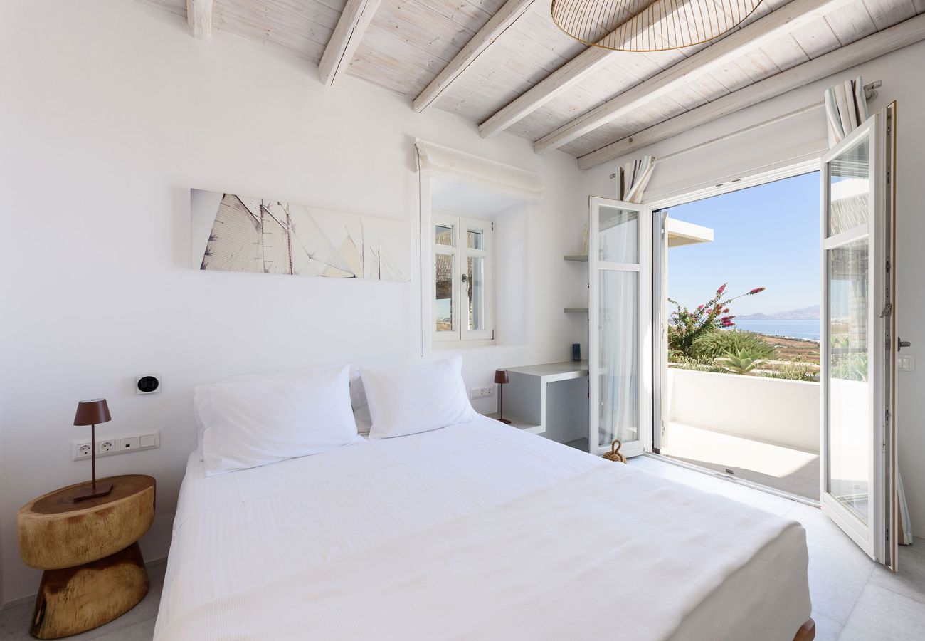 Villa in Paros -  Spectacular house for 14 people with beautiful sea views near Golden Beach