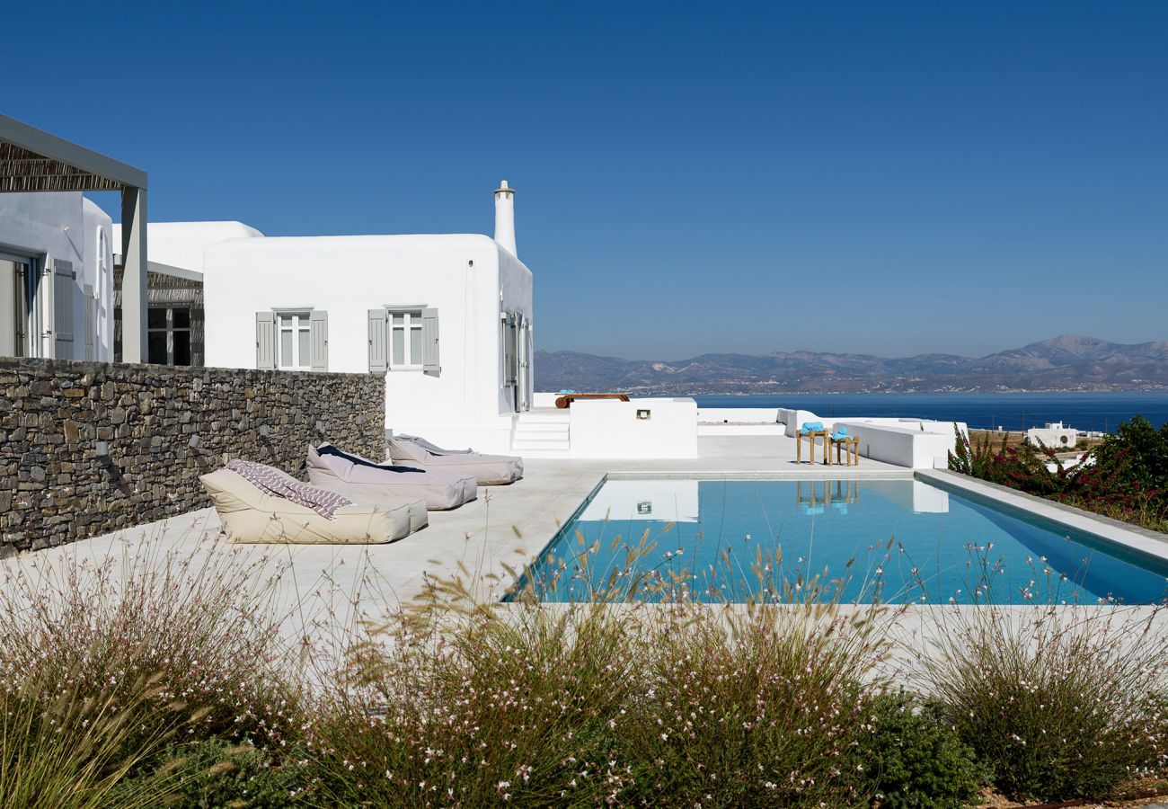 Villa in Paros -  Spectacular house for 14 people with beautiful sea views near Golden Beach