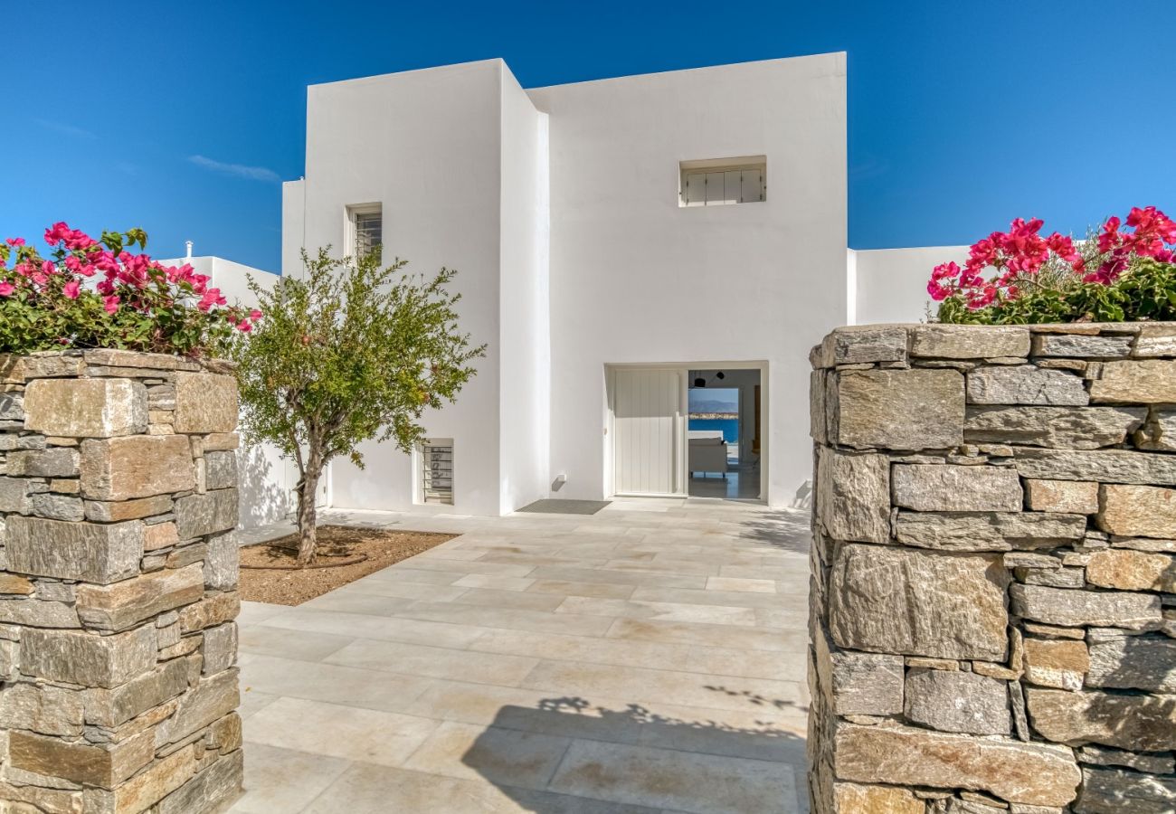 Villa in Paros - Spectacular house for 10 people with stunning sea views near Golden Beach