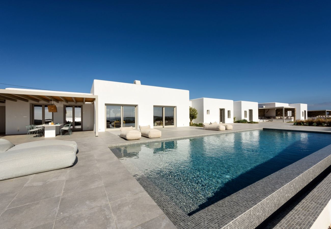 Villa in Paros - Elea - Magnificent house with pool for 10 people and sea views in Golden Beach (Greece)