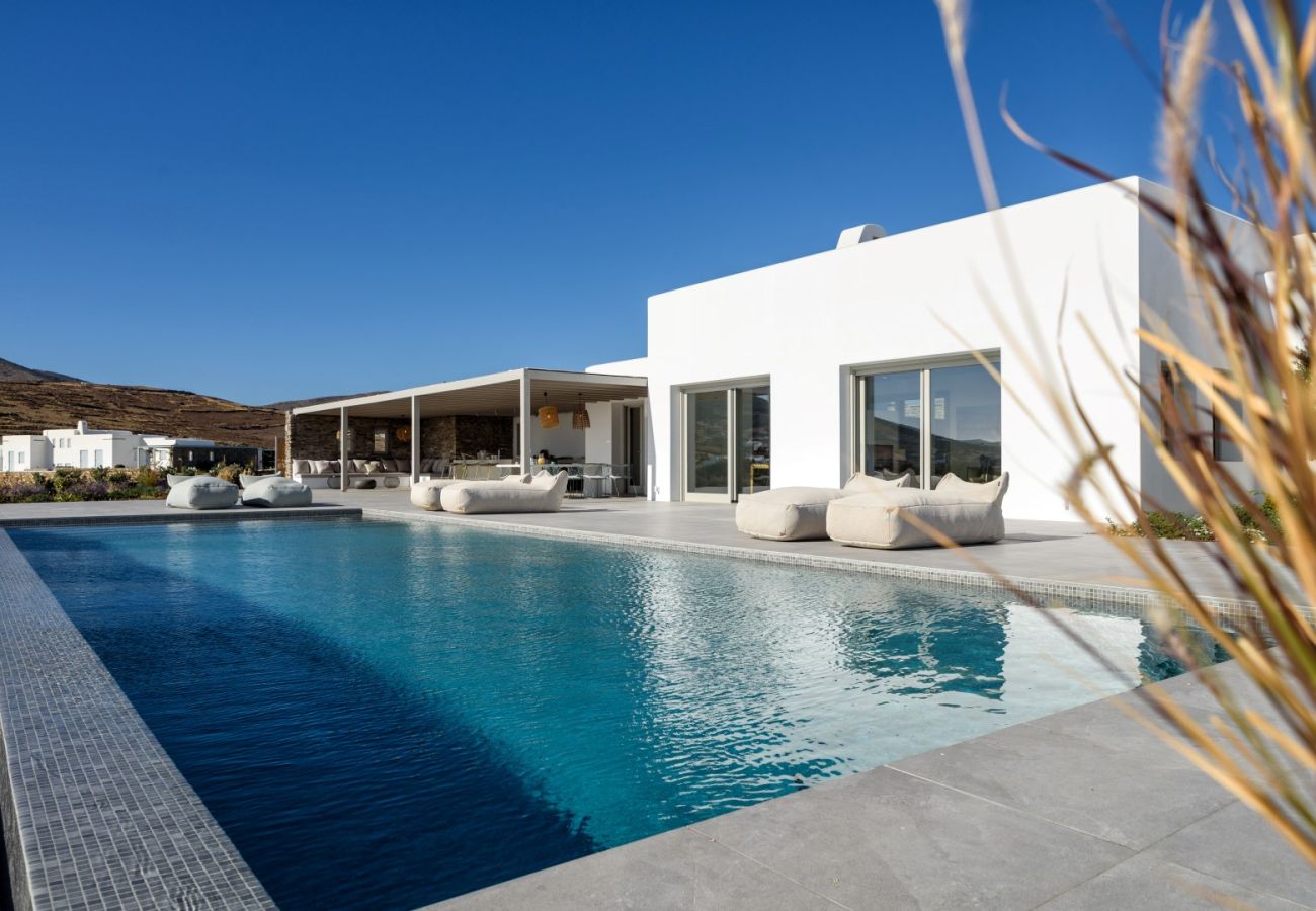 Villa in Paros - Elea - Magnificent house with pool for 10 people and sea views in Golden Beach (Greece)