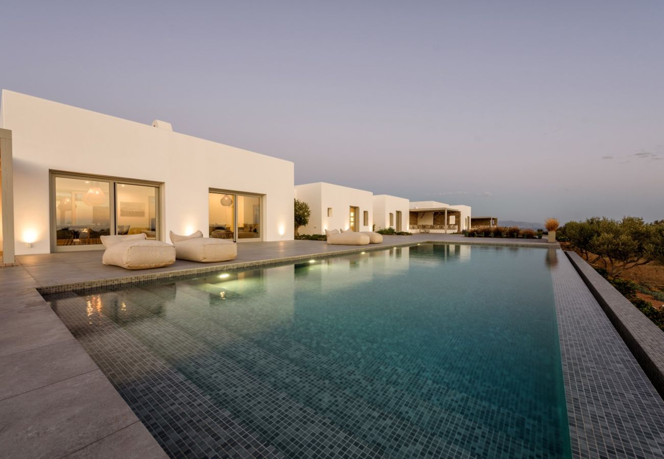 Villa in Paros - Elea - Magnificent house with pool for 10 people and sea views in Golden Beach (Greece)