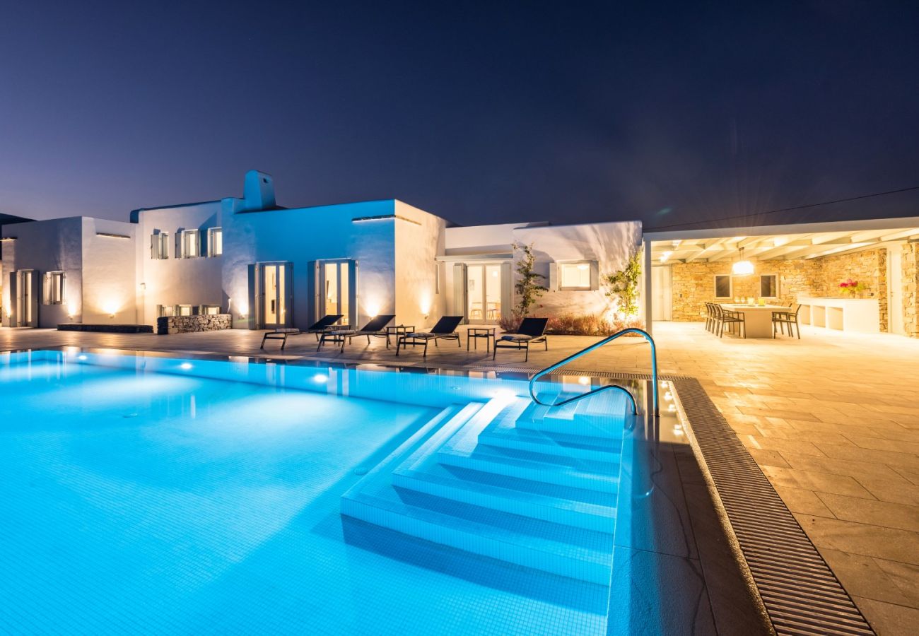 Villa in Paros -  Electra -Villa for 10 people with beautiful sea views in Paros