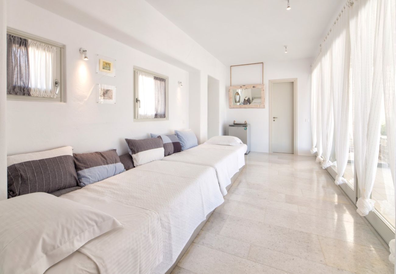 Villa in Paros - Eos - Villa for 10 people near the beach of Golden Beach (Greece)