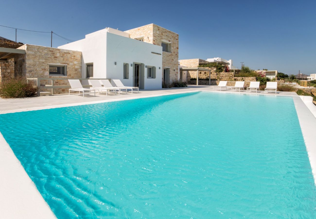 Villa in Paros - Eos - Villa for 10 people near the beach of Golden Beach (Greece)