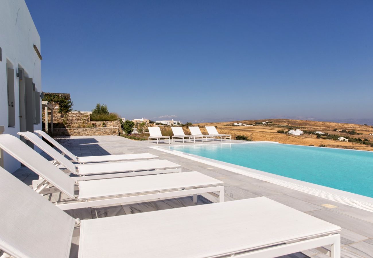 Villa in Paros - Eos - Villa for 10 people near the beach of Golden Beach (Greece)