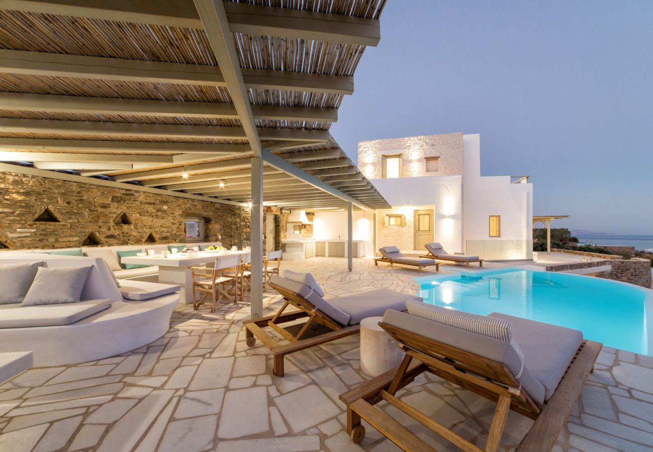 Villa in Paros - Tzane - Villa for 10 people with pool near Paros beach (Greece)