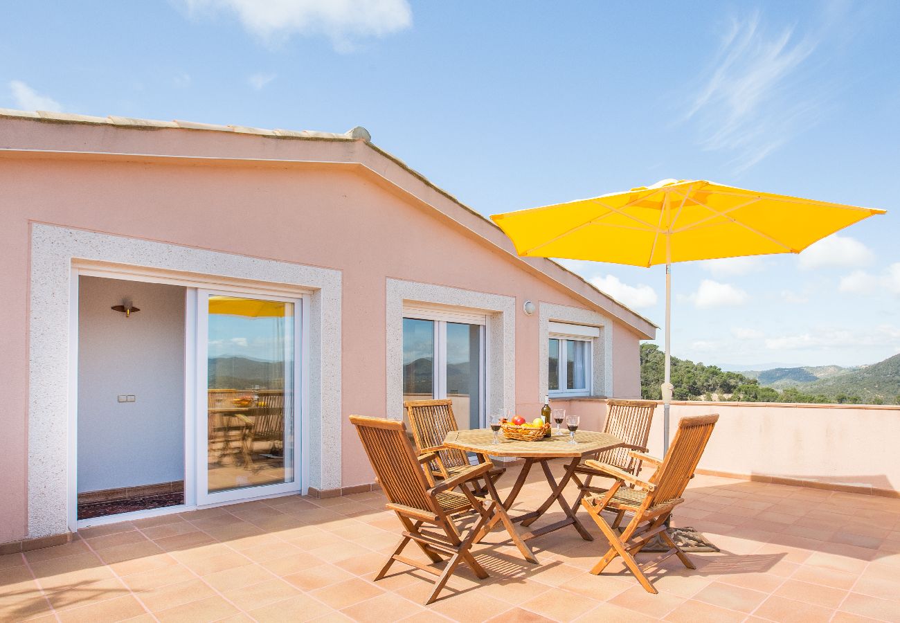 Villa à Lloret de Mar - 2ANG 01 - Grande et confortable maison de 5 chambres avec piscine privée près de la plage de Cala Canyelles