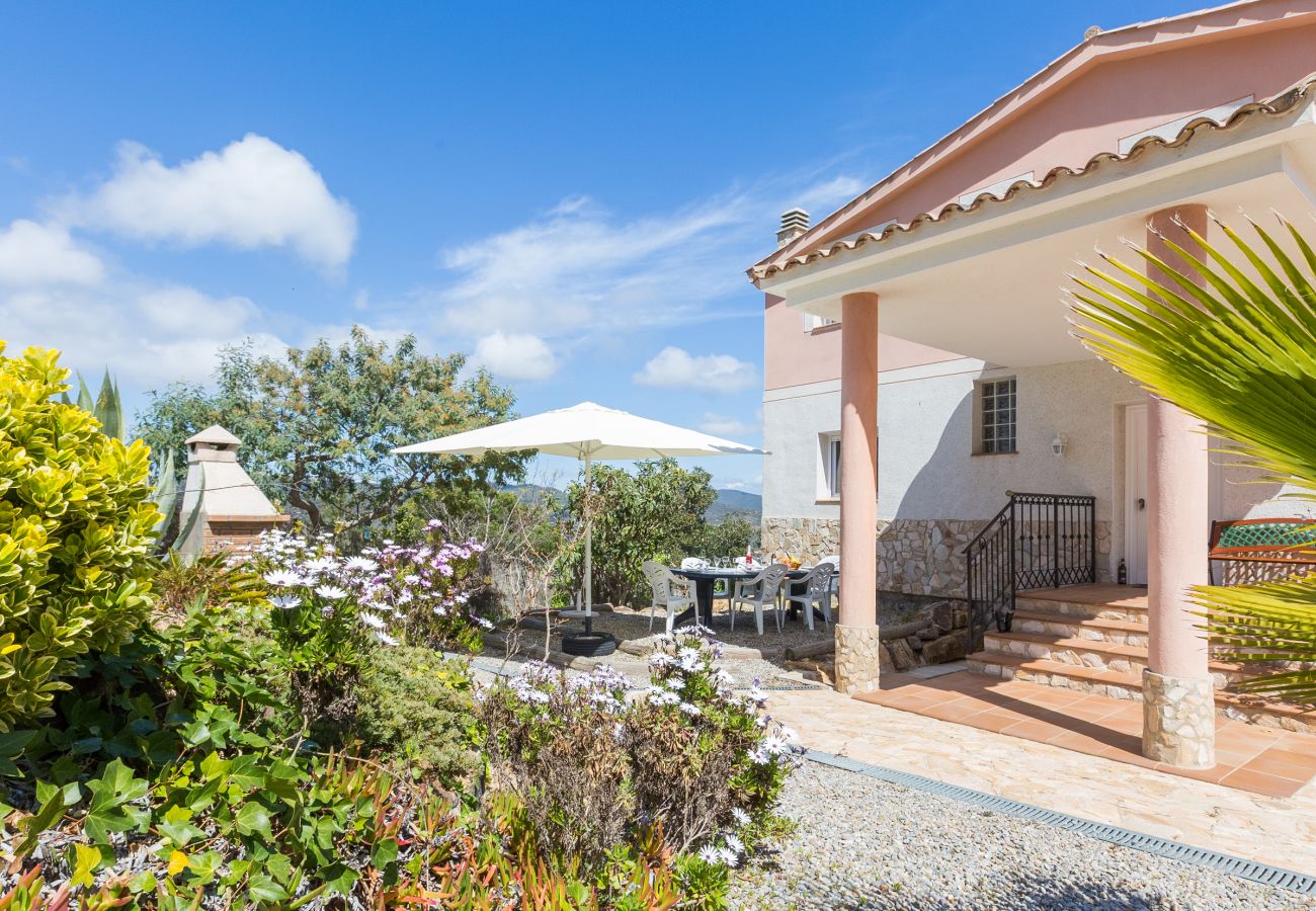 Villa à Lloret de Mar - 2ANG 01 - Grande et confortable maison de 5 chambres avec piscine privée près de la plage de Cala Canyelles