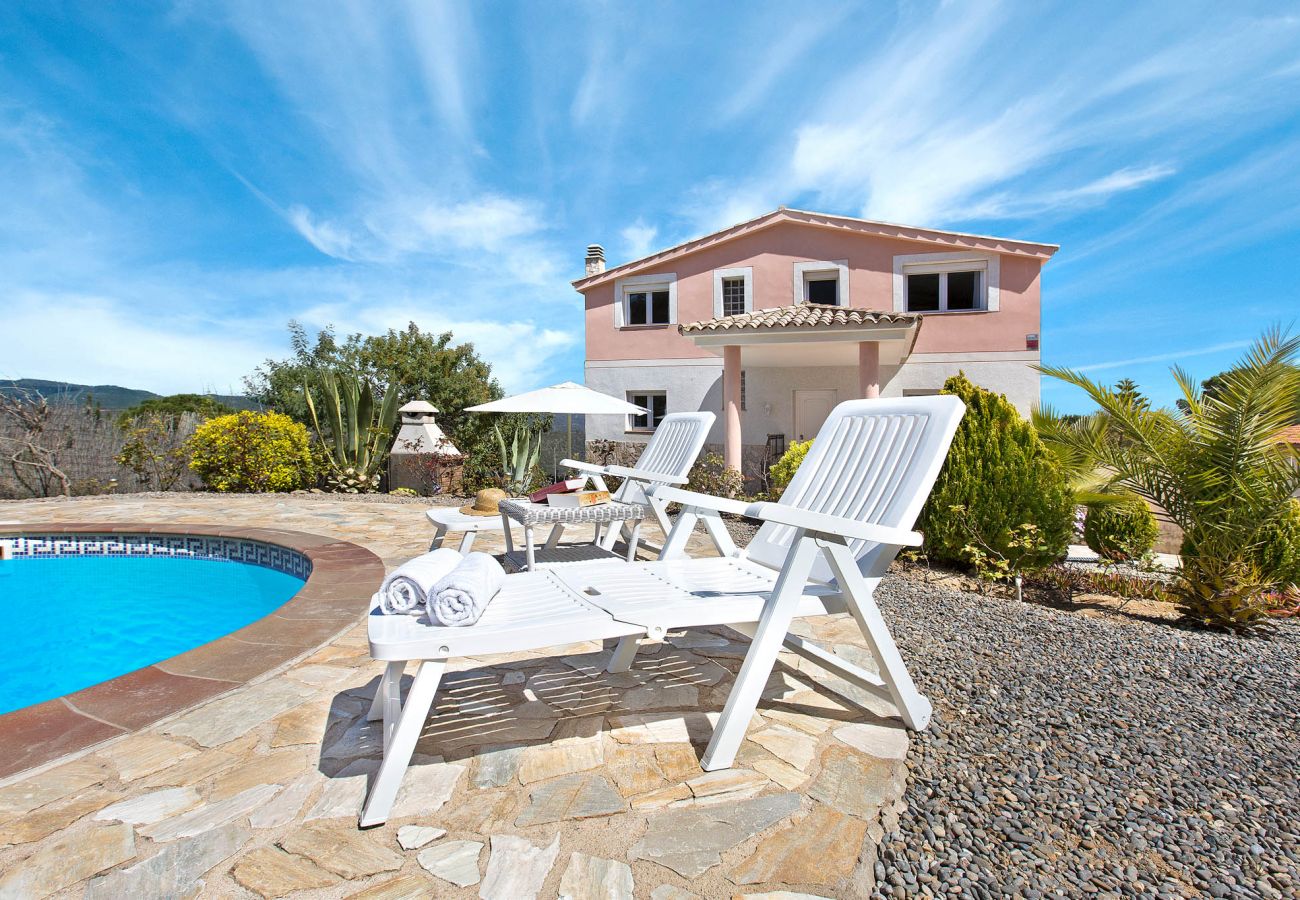 Villa à Lloret de Mar - 2ANG 01 - Grande et confortable maison de 5 chambres avec piscine privée près de la plage de Cala Canyelles