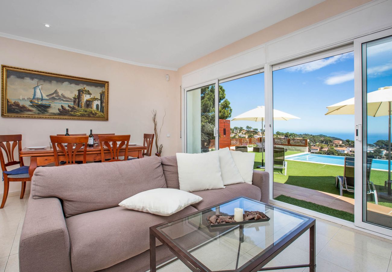 Villa à Lloret de Mar - 2BRA01 - Maison avec piscine privée et vue imprenable sur la mer située près de la plage