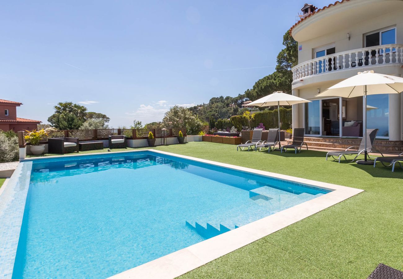 Villa à Lloret de Mar - 2BRA01 - Maison avec piscine privée et vue imprenable sur la mer située près de la plage