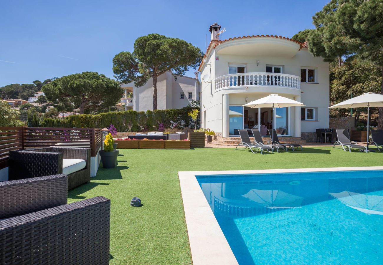 Villa à Lloret de Mar - 2BRA01 - Maison avec piscine privée et vue imprenable sur la mer située près de la plage