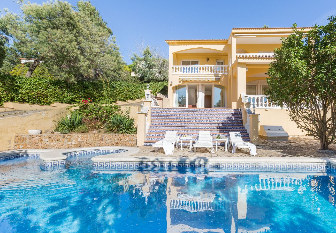 Villa à Lloret de Mar - 2CORA01 - Belle maison de 3 chambres avec jardin et piscine privée située près de la plage