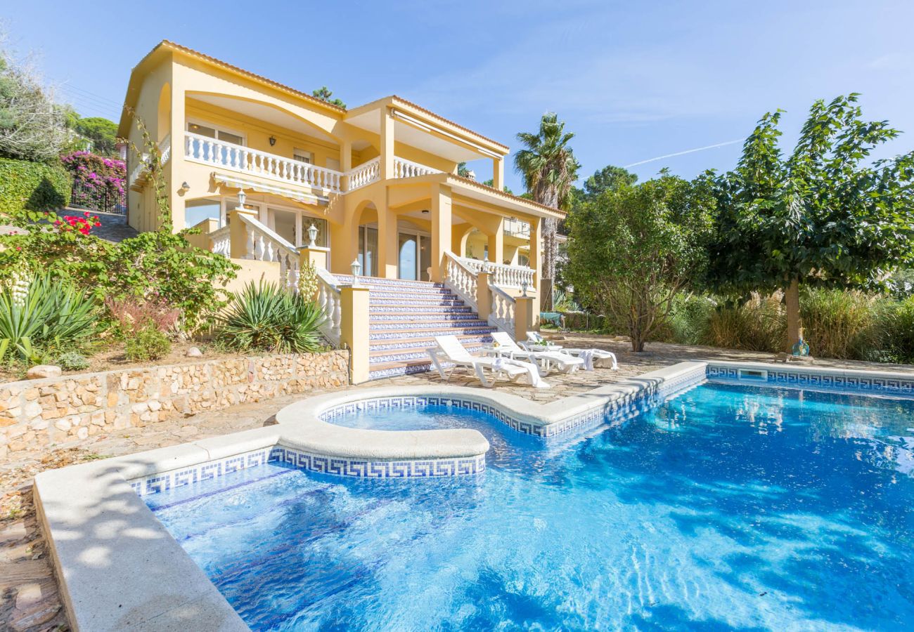 Villa à Lloret de Mar - 2CORA01 - Belle maison de 3 chambres avec jardin et piscine privée située près de la plage