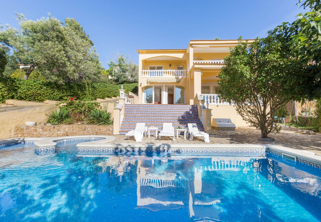 Villa à Lloret de Mar - 2CORA01 - Belle maison de 3 chambres avec jardin et piscine privée située près de la plage