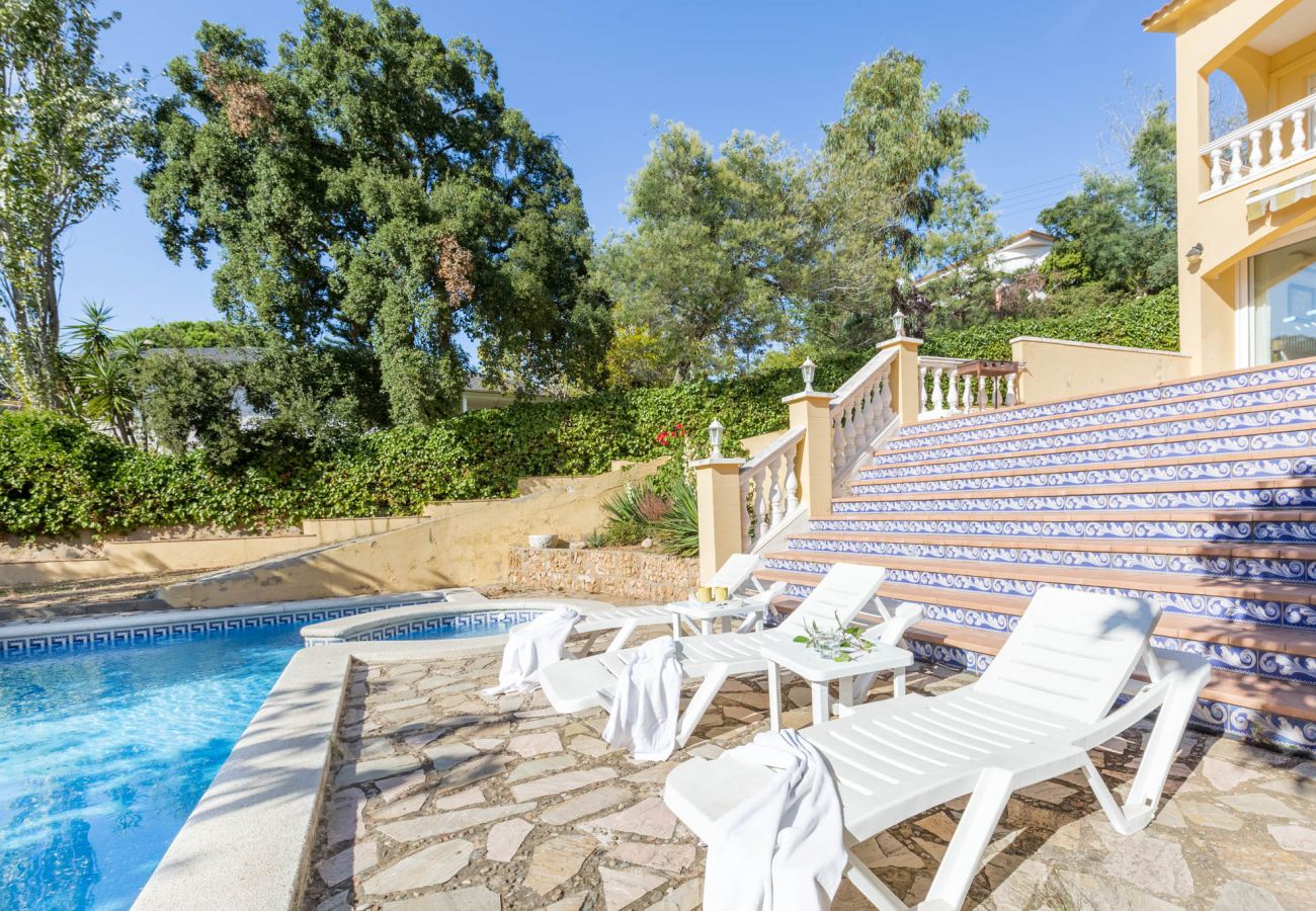 Villa à Lloret de Mar - 2CORA01 - Belle maison de 3 chambres avec jardin et piscine privée située près de la plage