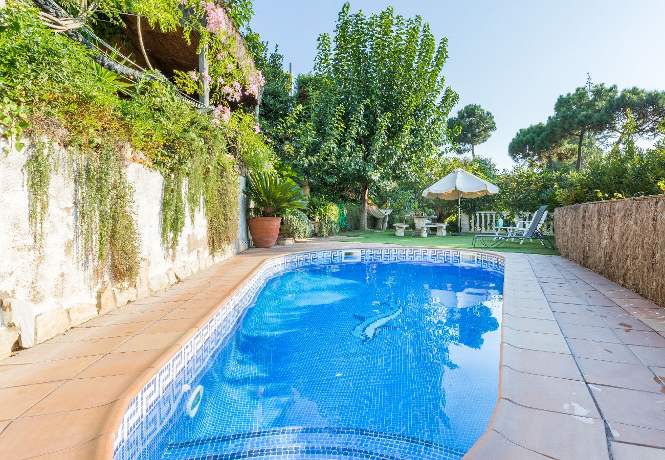 Villa à Lloret de Mar - 2DAM01 - Maison accueillante 4 chambres avec piscine privée située dans un quartier calme