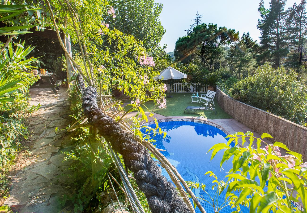 Villa à Lloret de Mar - 2DAM01 - Maison accueillante 4 chambres avec piscine privée située dans un quartier calme