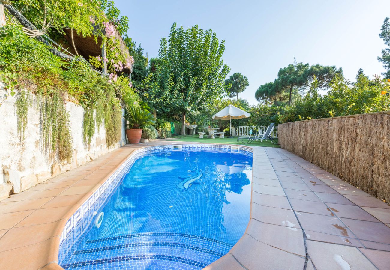 Villa à Lloret de Mar - 2DAM01 - Maison accueillante 4 chambres avec piscine privée située dans un quartier calme