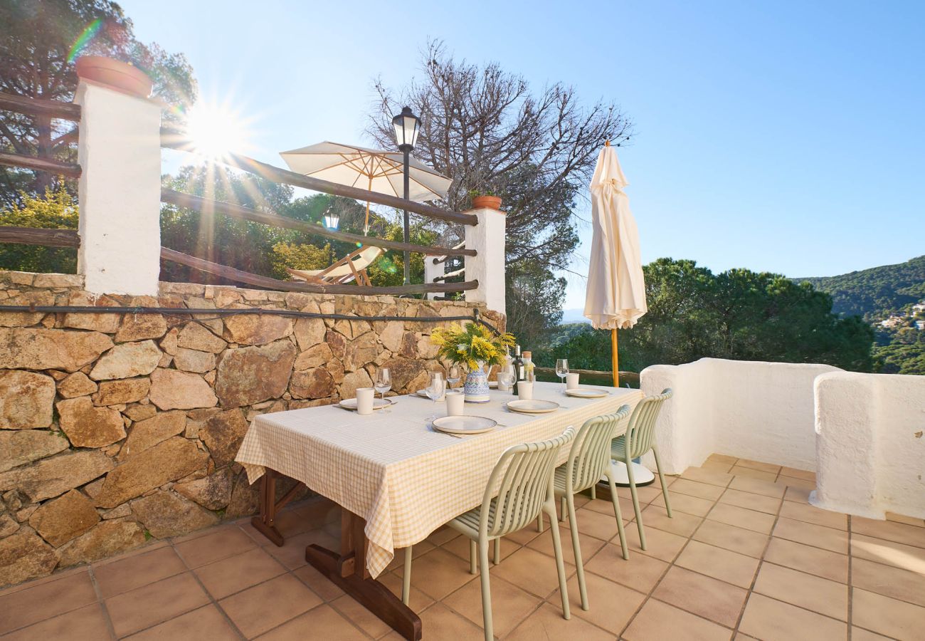 Villa à Lloret de Mar - 2SER01 - Maison de 3 chambres avec piscine privée et vue sur la mer située très près de la plage