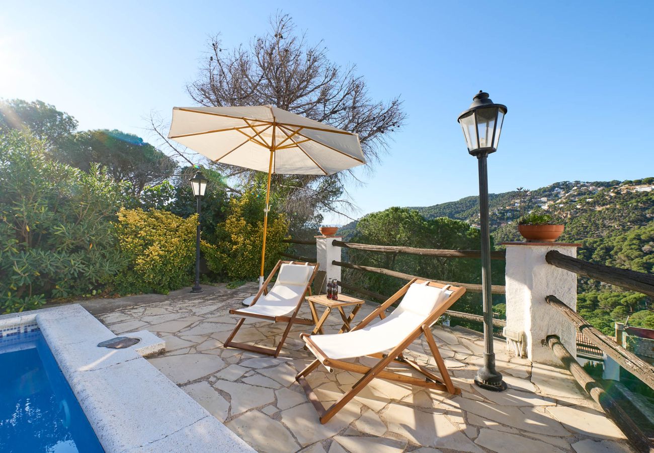 Villa à Lloret de Mar - 2SER01 - Maison de 3 chambres avec piscine privée et vue sur la mer située très près de la plage