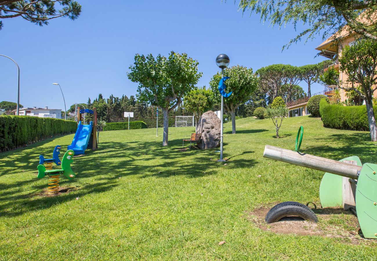 Appartement à Calella de Palafrugell - 1I 58 - Appartement rénové avec piscine commune situé à quelques minutes à pied de la plage de Calella de Palafrugell