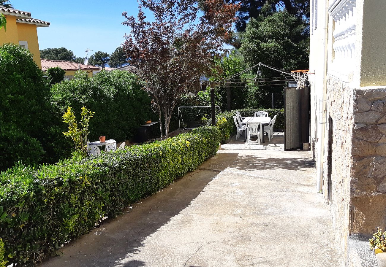 Villa à Lloret de Mar - 2JUL01 - Maison pour 8 personnes située dans un quartier calme à seulement 7 km de la plage de Lloret de Mar.