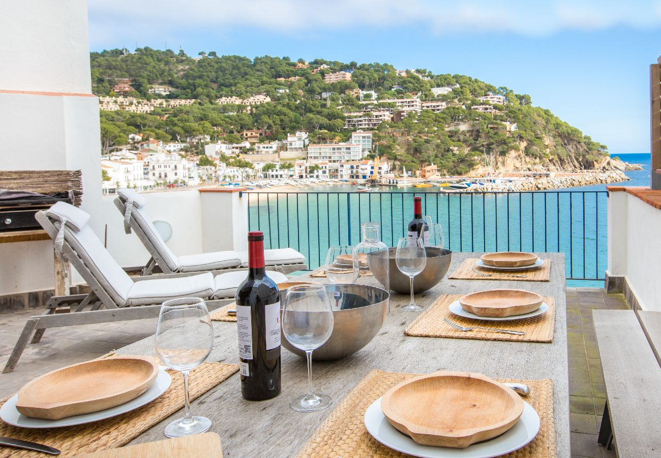 Villa à Llafranc - 1MIRAD 01 - Grande maison rénovée avec beaucoup de goût, avec une vue fantastique sur la mer et un accès direct à la plage de Llafranc