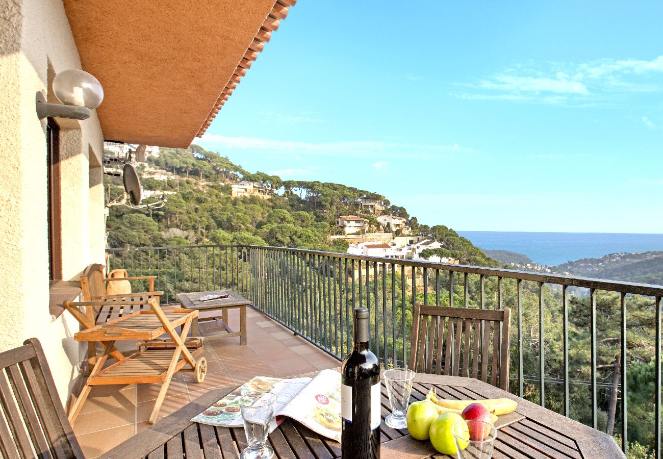 Villa à Lloret de Mar - 2MON6 - Belle maison avec piscine privée située dans un quartier résidentiel très calme à seulement 2,5 km de la belle et calme plage de Canyelles