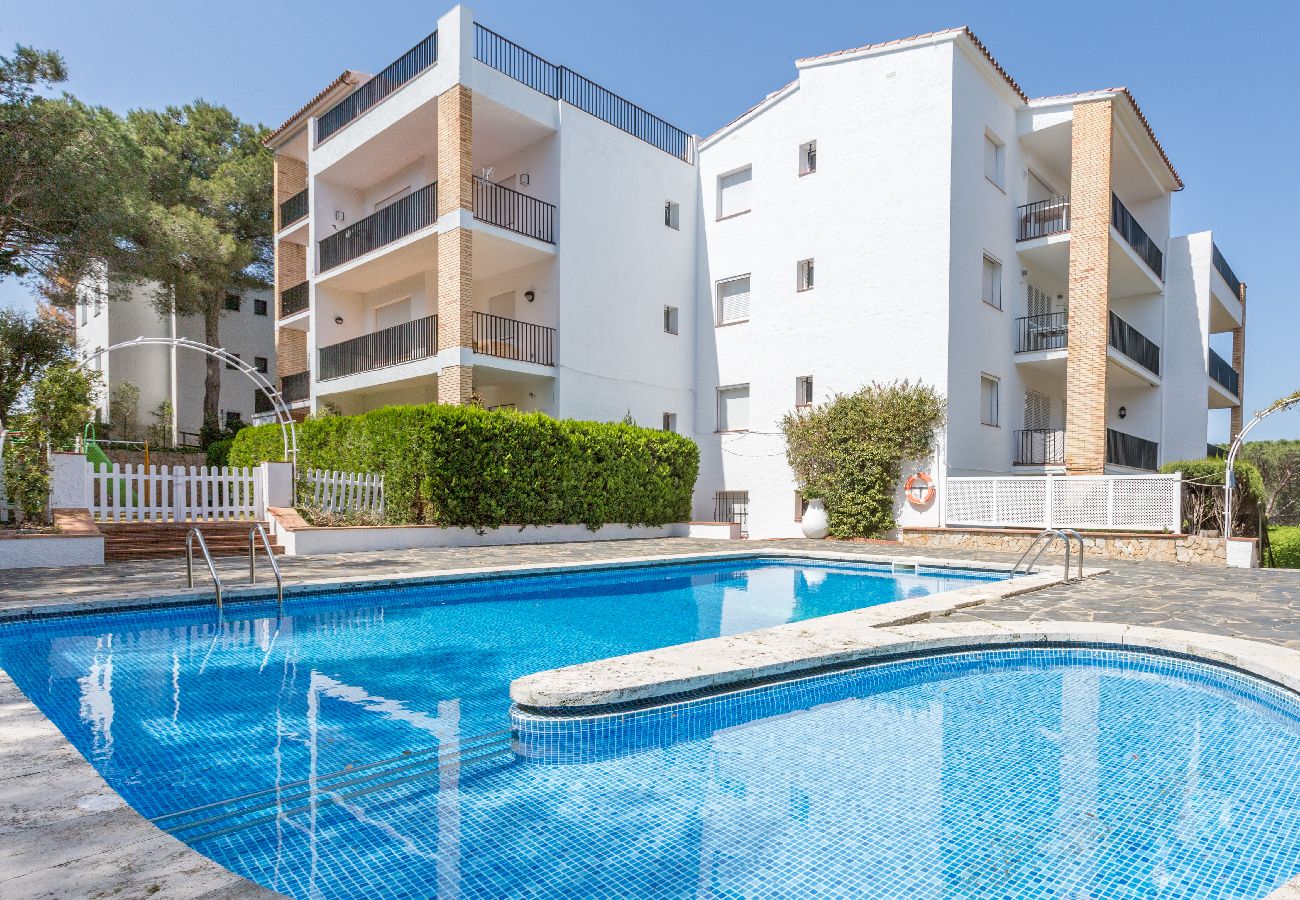 Appartement à Llafranc - 1OREN 01 - Appartement simple avec piscine commune situé à quelques minutes à pied de la plage de Llafranc