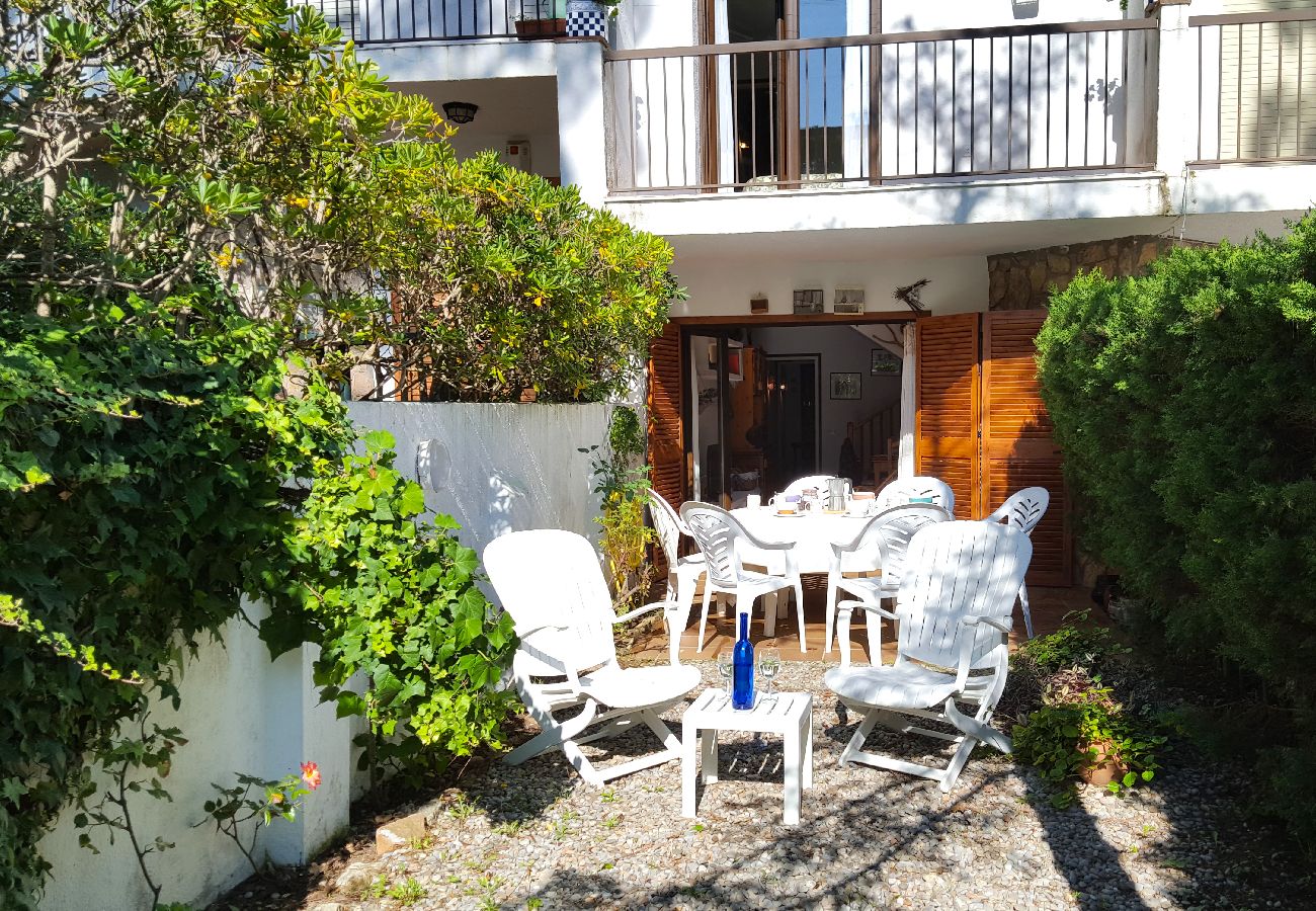 Villa à Calella de Palafrugell - 1PX 65 - Maison confortable pour 8 personnes avec piscine commune à 800m de la plage de Calella de Palafrugell