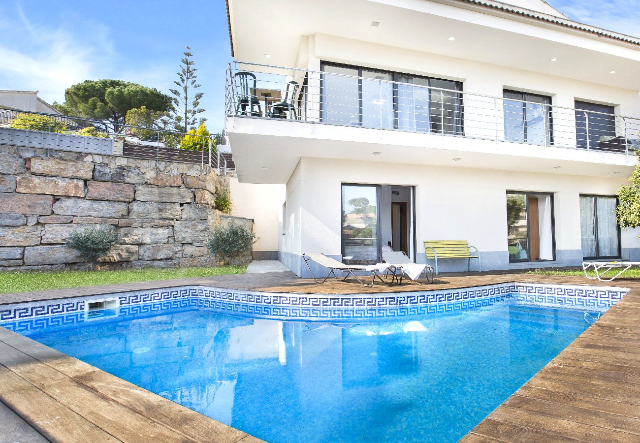 Villa à Lloret de Mar - 2SANT01 - Belle maison pour 8 personnes avec piscine privée et vue imprenable sur la mer située près de la plage