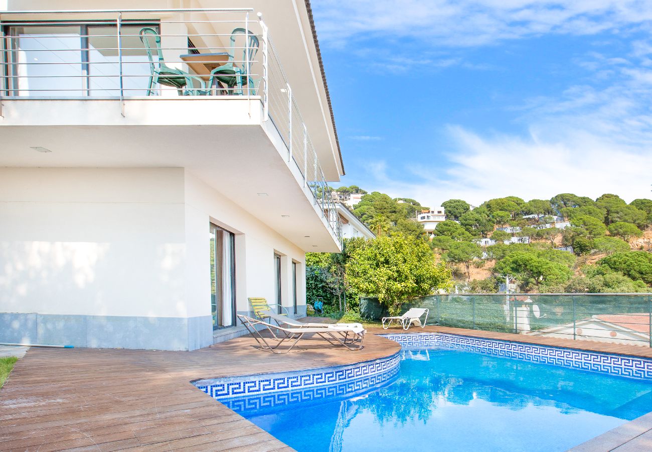 Villa à Lloret de Mar - 2SANT01 - Belle maison pour 8 personnes avec piscine privée et vue imprenable sur la mer située près de la plage