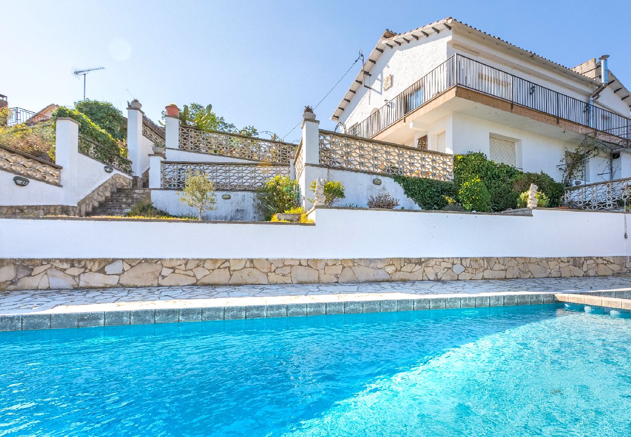 Villa à Lloret de Mar - 2TER01 - Maison de 3 chambres avec piscine privée située dans un quartier résidentiel très calme à 7 kms de la plage de Lloret de Mar