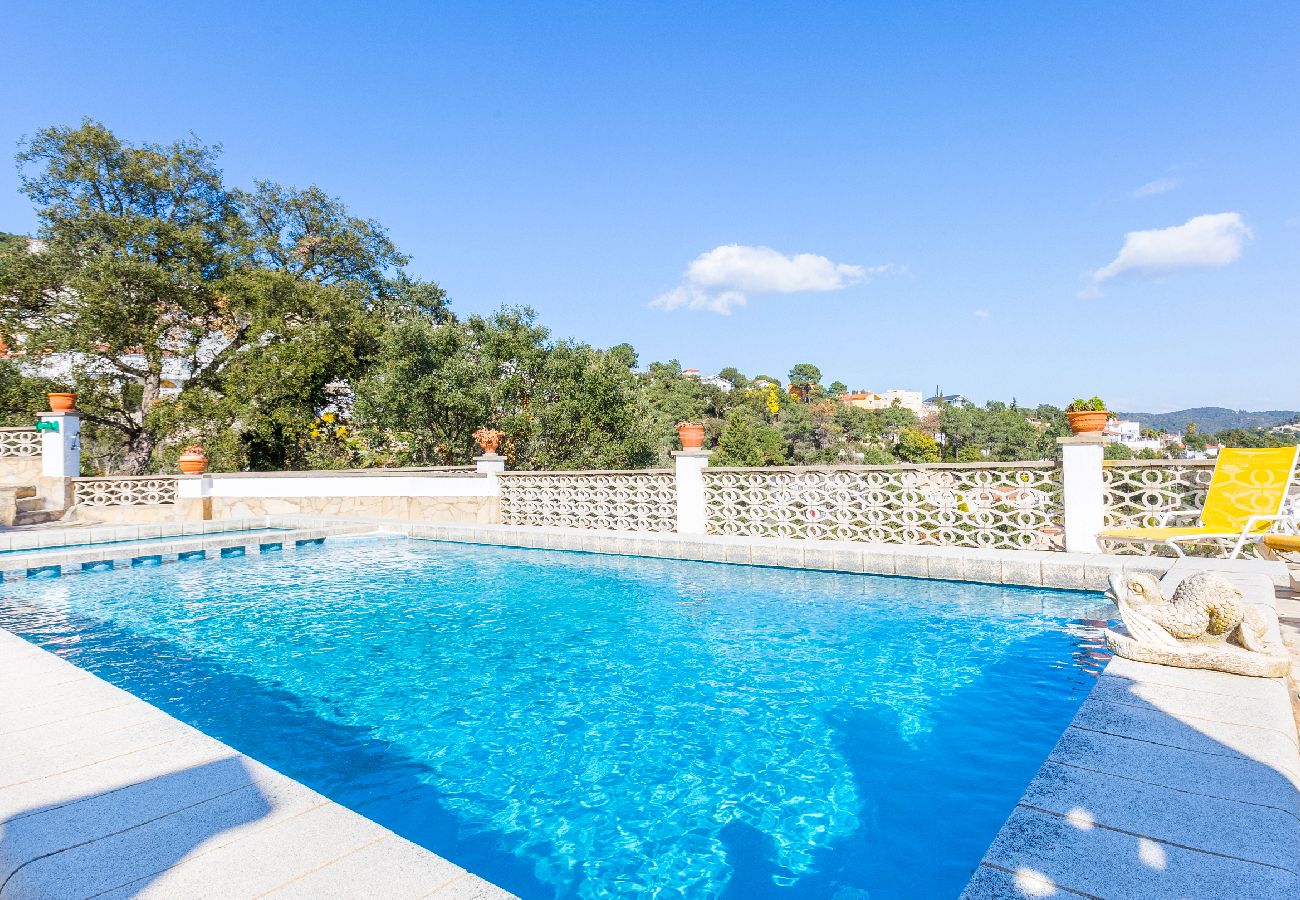 Villa à Lloret de Mar - 2TER01 - Maison de 3 chambres avec piscine privée située dans un quartier résidentiel très calme à 7 kms de la plage de Lloret de Mar