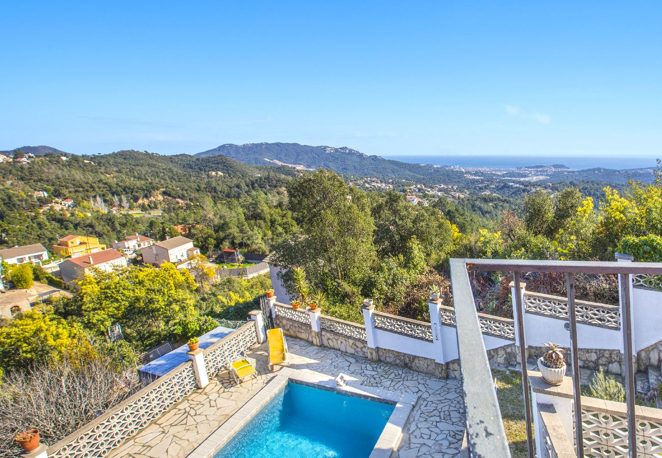 Villa à Lloret de Mar - 2TER01 - Maison de 3 chambres avec piscine privée située dans un quartier résidentiel très calme à 7 kms de la plage de Lloret de Mar