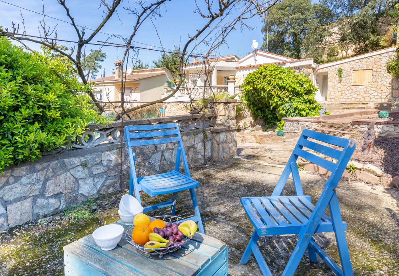 Villa à Lloret de Mar -  2TOR22 - Maison de 4 chambres avec piscine privée située dans un quartier calme à seulement 7 km de la plage de Lloret de Mar